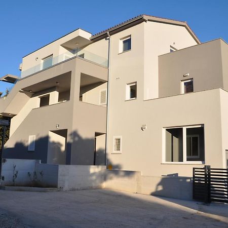 Aurora Apartment Liznjan Ngoại thất bức ảnh