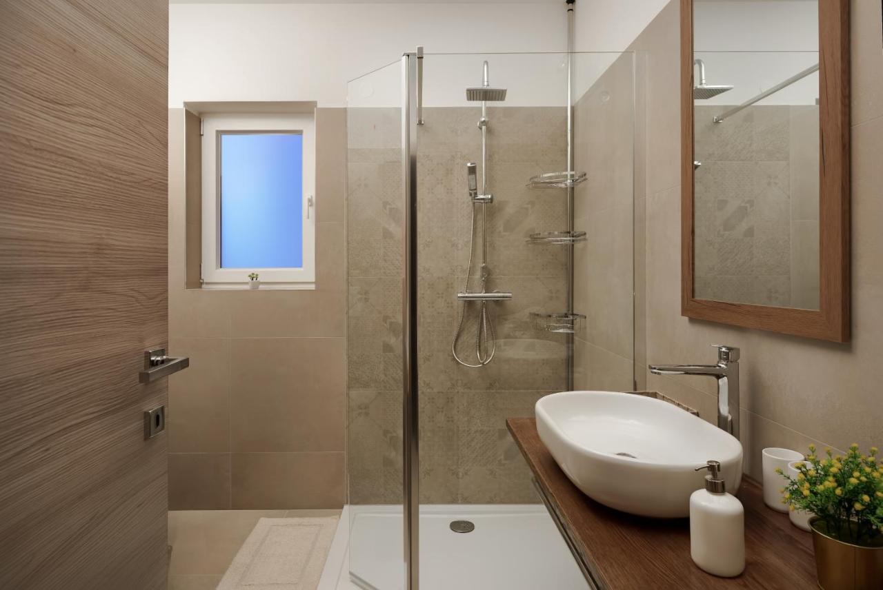 Aurora Apartment Liznjan Ngoại thất bức ảnh