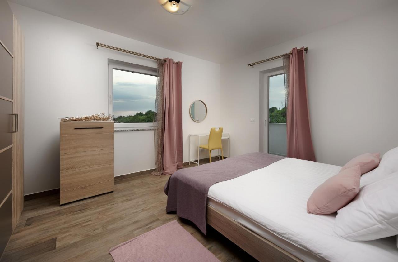 Aurora Apartment Liznjan Ngoại thất bức ảnh