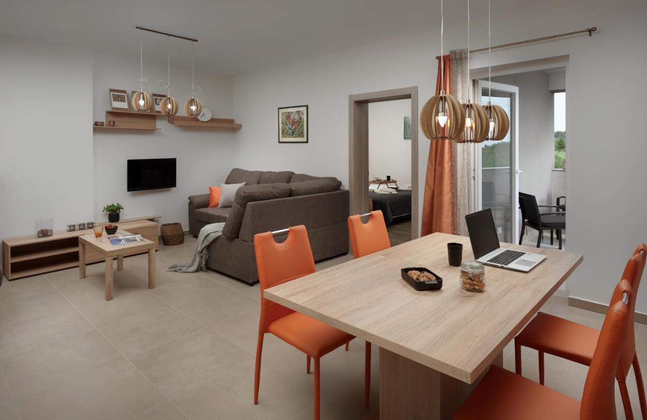 Aurora Apartment Liznjan Ngoại thất bức ảnh