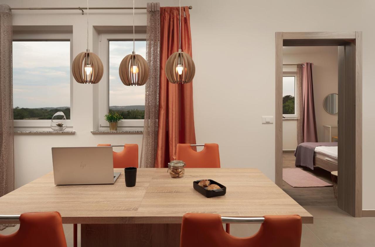 Aurora Apartment Liznjan Ngoại thất bức ảnh