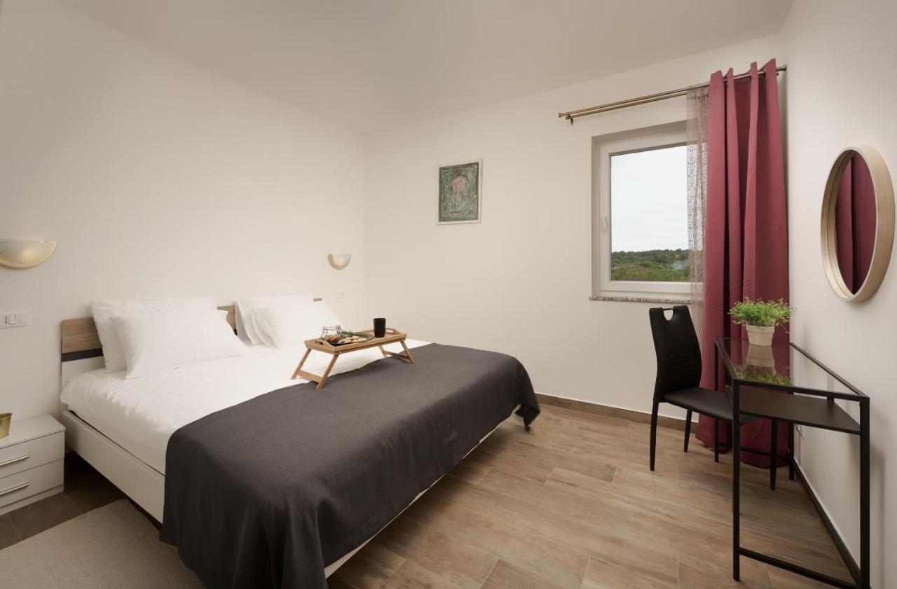 Aurora Apartment Liznjan Ngoại thất bức ảnh