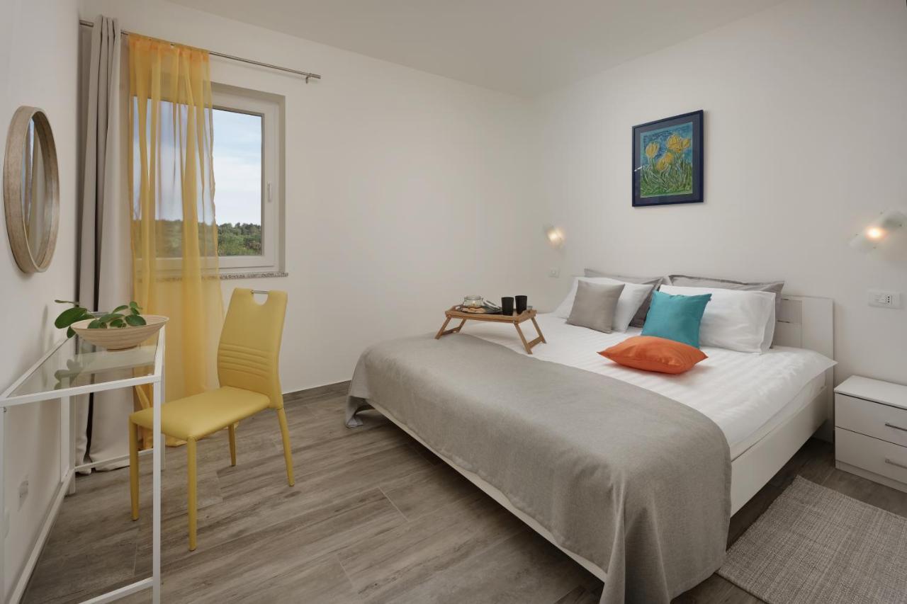 Aurora Apartment Liznjan Ngoại thất bức ảnh